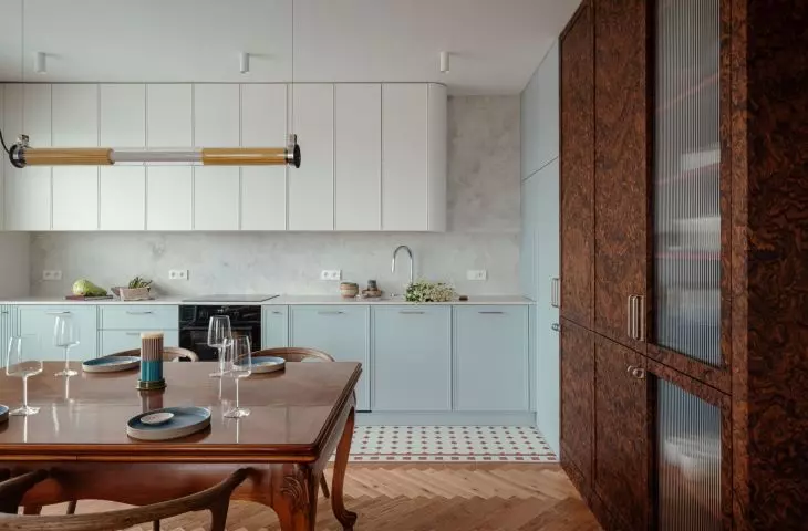 This arrangement started with a single piece of furniture. The result? An interior full of emotion