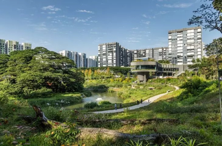How did Henning Larsen's studio transform a former cemetery into a vibrant park?
