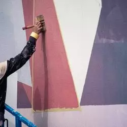 Mural Daniela „Chazme” Kalińskiego na jednej ze ścian budynku mieszkalnego