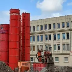 Wyburzenia za Miastoprojektem - Robert de Niro buduje Nobu Hotel