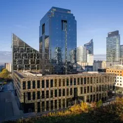 V Tower, dawniej Warta Tower w Warszawie