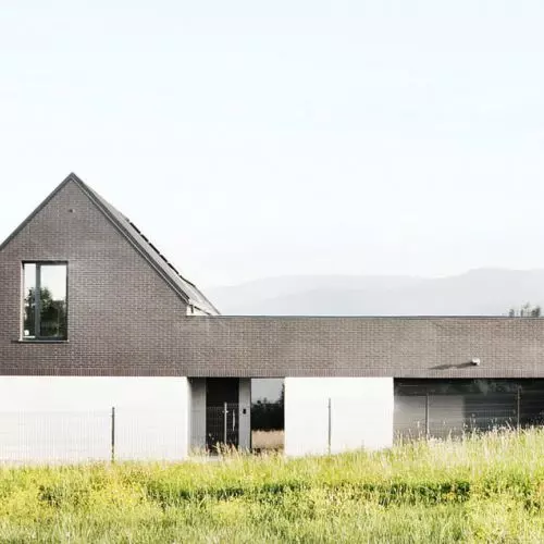 A house with a view of the Beskids designed by YATTA Architects
