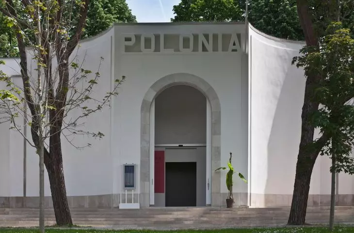 Jak budować świat, w którym warto mieszkać? Historia polskich wystaw na Biennale Architektury w Wenecji
