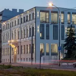 Budynek Izby Administracji Skarbowej w Łodzi po przebudowie