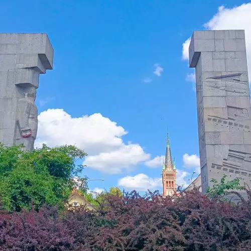 Prezydent Olsztyna chce wyburzyć kontrowersyjny pomnik. „Piła tarczowa nie jest dobrym narzędziem do prowadzenia rozmowy o historii“