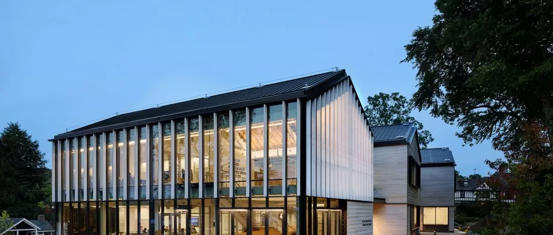 Modern center or... barn? An 1850 school that has set its sights on the future