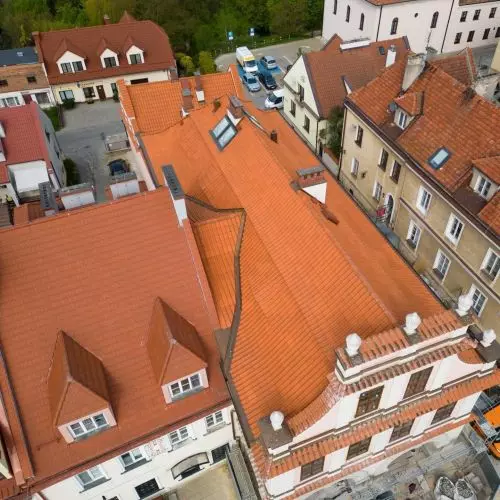 Włoska inspiracja na polskich dachach – skąd wzięły się nazwy dachówek Röben: MILANO, MONZA, PIEMONT i BERGAMO?