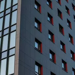 Budynek biurowo-usługowo-mieszkalny w Poznaniu, Towarowa 39, projekt: Pracownia Architektoniczna Ewy i Stanisława Sipińskich 