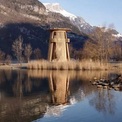 Architecture that grows out of place. Realizations by Gion A. Caminady