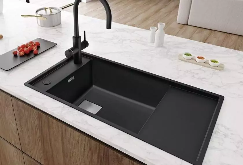 Bateria filrująca Mythos Water Hub matowa czerń