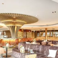 Miód, róże i biel. Niesamowity hotel sieci Van der Valk