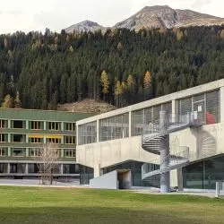 Szkoła w Davos, Szwajcaria