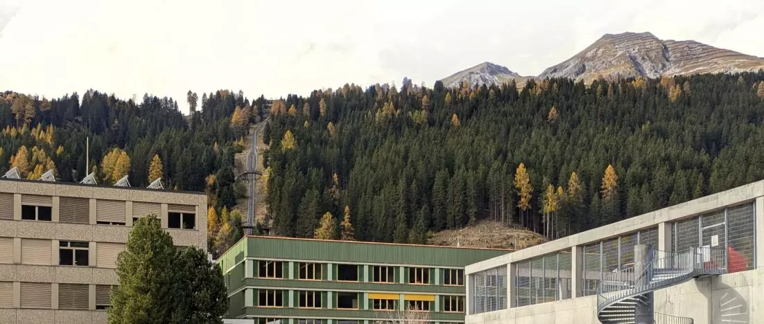 18 milionów franków i szkoła przyszłości w Davos
