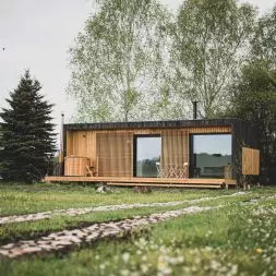 HUS – 35 m² szczęścia na łonie natury!