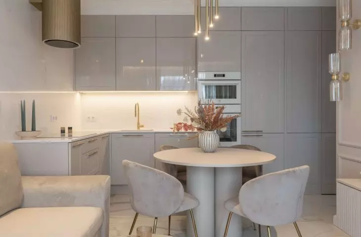 Małe mieszkanie, wielkie pytanie: jak na 45 m² zmieścić elegancję i funkcjonalność?