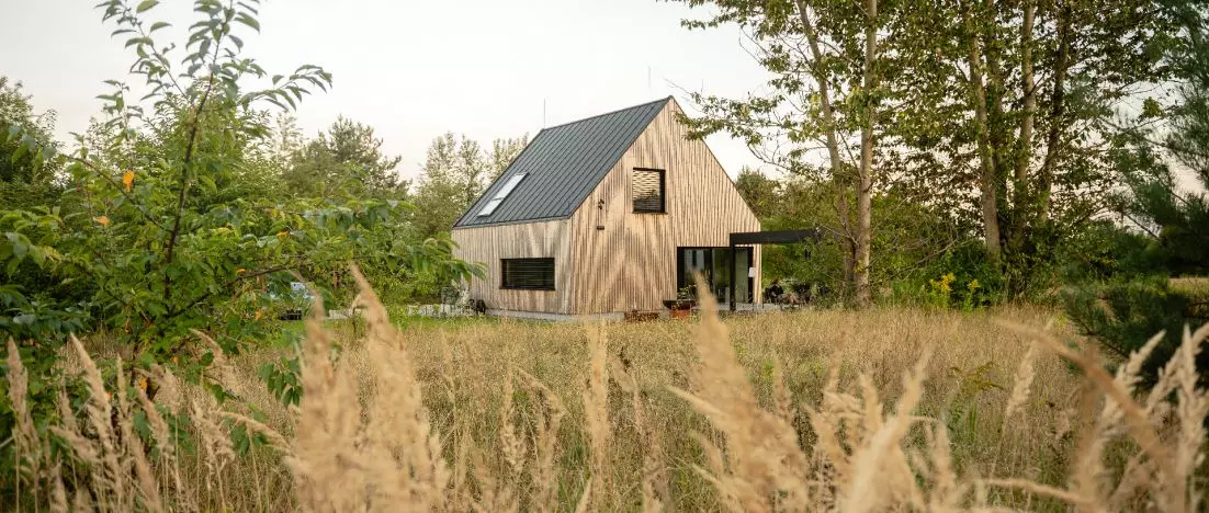 Simple home, flexible living. Contemporary Finnish houses - from design to implementation