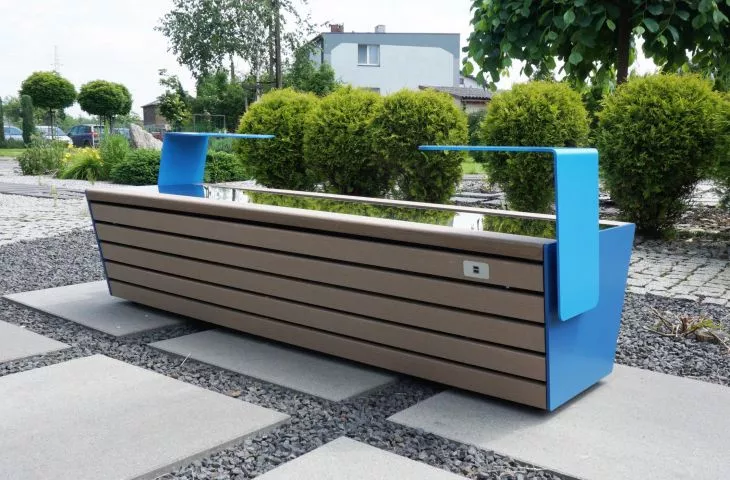 Miasto, przestrzeń publiczna i meble miejskie w czasach kryzysu