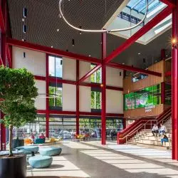 Knauf Ceiling Solutions podpowiada, jak projektować z myślą o neuroróżnorodności