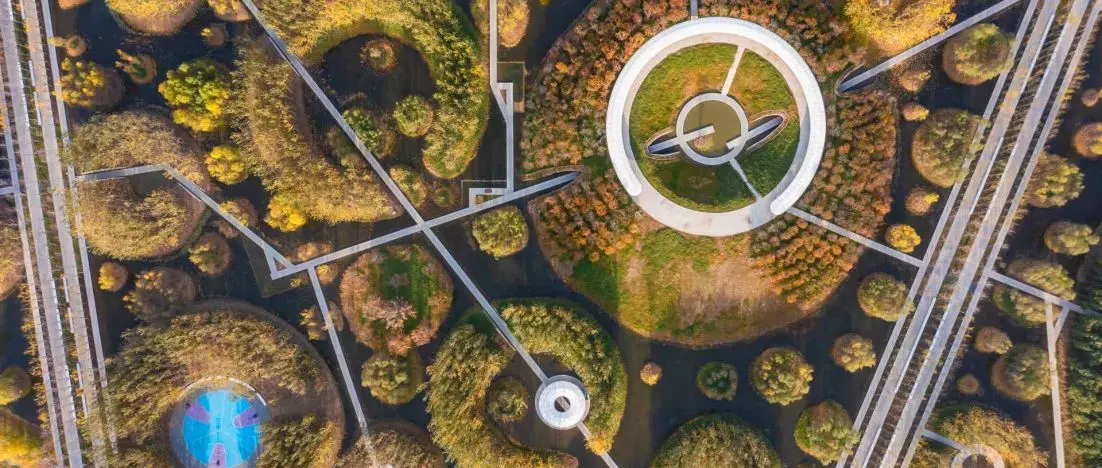 Chińskie miasto-gąbka – park, który filtruje wodę i inspiruje się legendą Fuxi