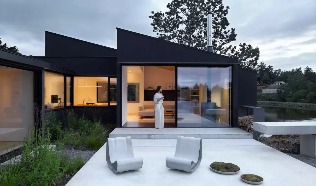 Shoreline House