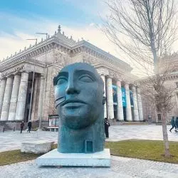 Igor Mitoraj „Tindaro” na Placu Centralnym