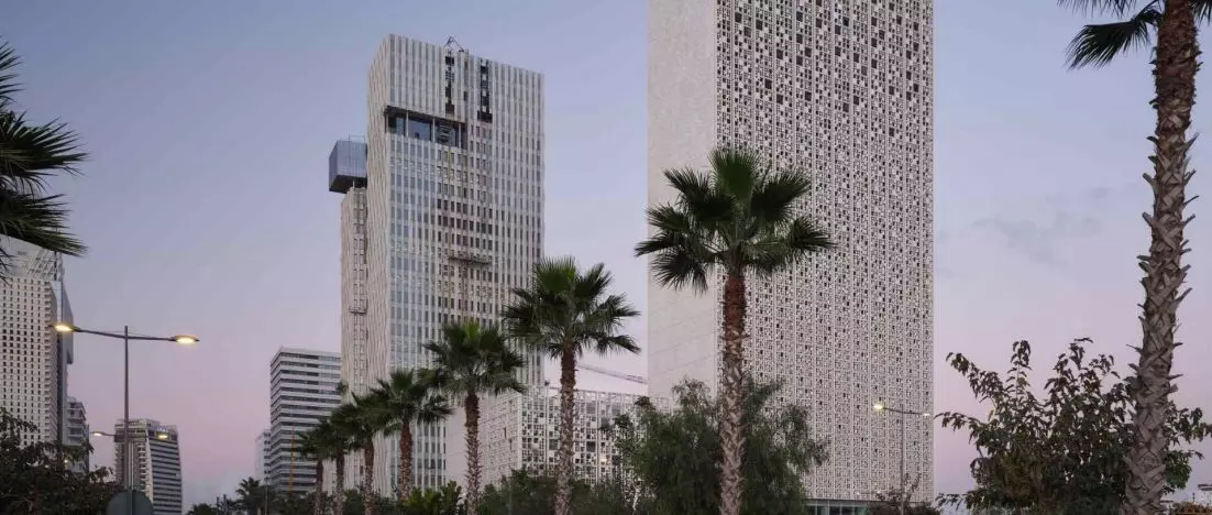 BCP Tower w Casablance – wieża, która „pracuje” ze światłem