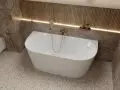 Miska wisząca Versoni 3.0, przycisk do stelaża Lav 200.4.5 Brushed Gold, bateria bidetowa podtynkowa Spark Brushed Gold, wanna przyścienna Caldera Slim, bateria wannowo-prysznicowa Spark z uchwytem punktowym Brushed Gold