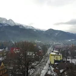 widok zabudowy przy ul. K. Makuszyńskiego w Zakopanem, 2018 r.