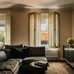 Kobiecy apartament z charakterem od pracowni Buduar