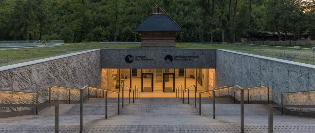 Krzysztof Kuniczuk „Beton architektoniczny. Materiały. Deskowania. Projekty”
