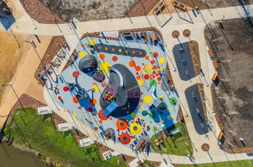 Evolution of Public Space: A Dialogue of Form and Material in Wśniów