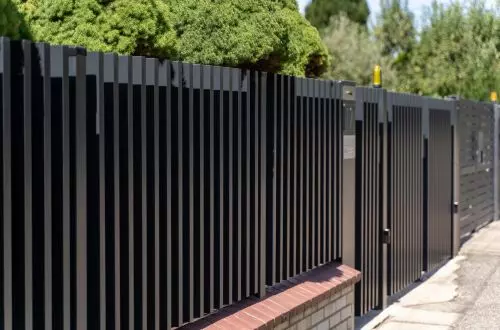 P46 fence from Konsport. Unique visual effect due to inverted profiles