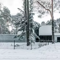 Rezydencja Betonowa Ściana w Konstancinie-Jeziornej