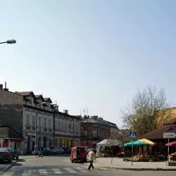 Budowa apartamentowca na Rynku Dębnickim wstrzymana