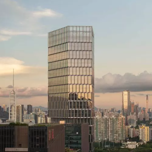 Chmura nad Shenzhen? 211-metrowy biurowiec odbijający niebo