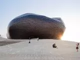 Architecture from another world? Ordos museum looks like an object that landed in the desert