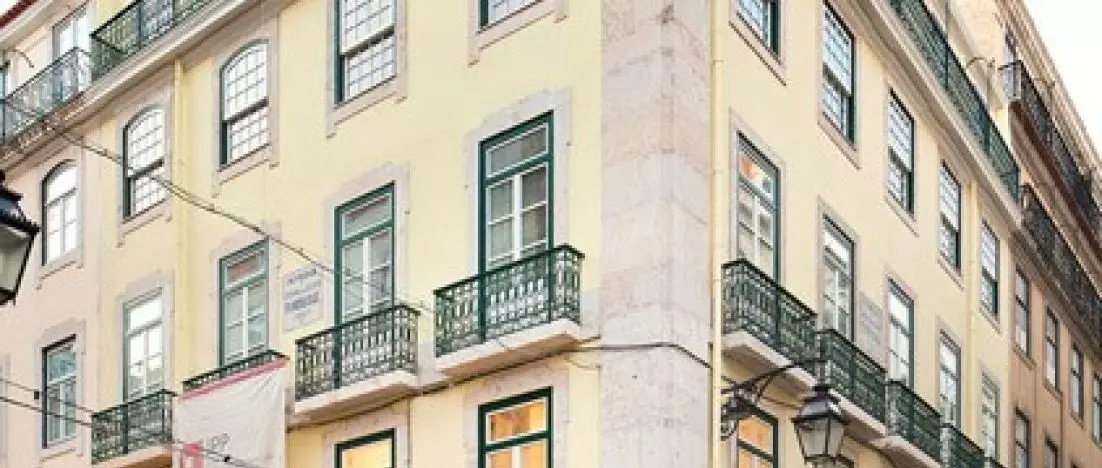 Lisbon pombalino townhouse. Interior adaptation into a boutique hotel