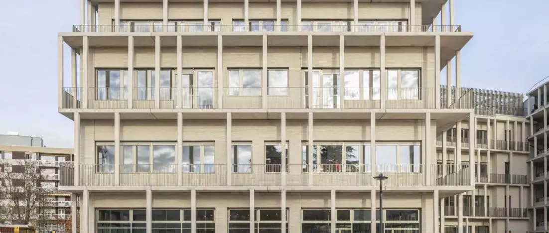 University or parking lot? This building in Évreux combines one with the other