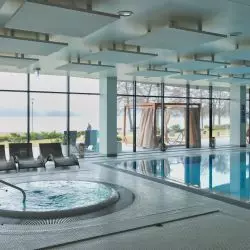 Notera hotel & SPA, montaż paneli z wykorzystaniem usługi projekcji laserowej