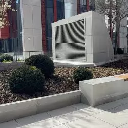 Modułowe siedziska i obudowy czerpni – osiedle prywatne – Warszawa