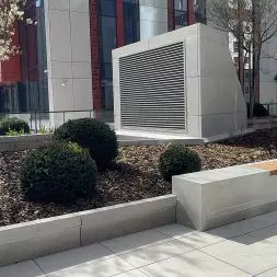 Modułowe siedziska i obudowy czerpni – osiedle prywatne – Warszawa