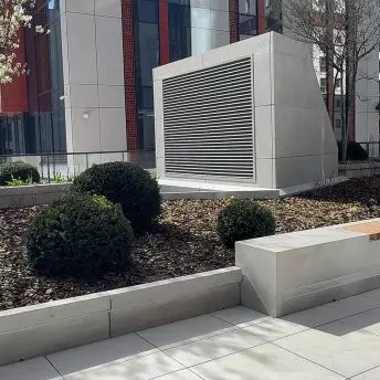 Modułowe siedziska i obudowy czerpni – osiedle prywatne – Warszawa