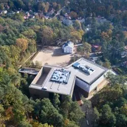 widok na muzeum z lotu ptaka
