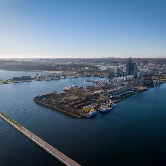 Konkurs urbanistyczno-architektoniczny na opracowanie koncepcji studialnej zespołu obiektów mieszkalno-usługowych na terenie Mola Rybackiego w Gdyni