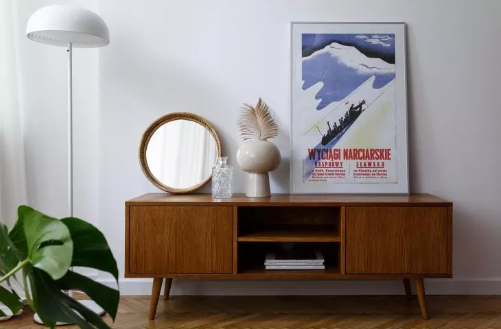 A story with skis in the background. An apartment near Zakopane's Krupówki Street