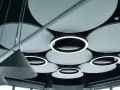 Laserowa precyzja montażu sufitów wolnowiszących Ecophon w nowej siedzibie EMT-Systems