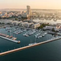 Nova Marina Gdynia to kolejna inwestycja, która powstaje w tzw. Morskim Śródmieściu Gdyni