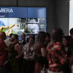 Technologia zamknięta w jednej bryle – rewolucyjna toaleta Roca Avant zaprezentowana w Centrum Nauki Kopernik