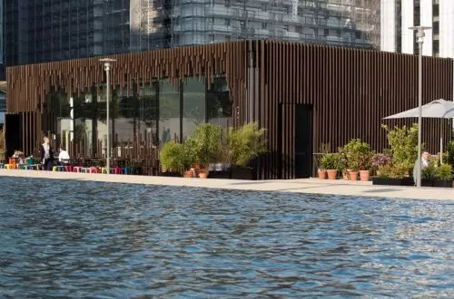 Naturalna i bezobsługowa elewacja w architekturze jutra