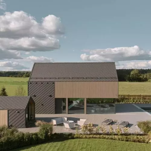Kojąca architektura z widokiem na naturę
